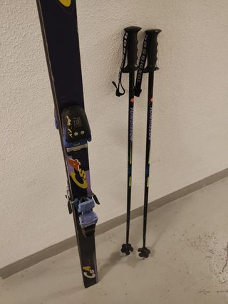 Esquís Rossignol CS4 con bastones