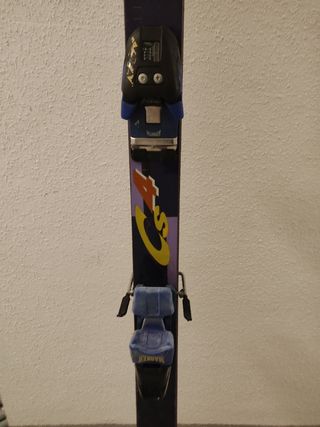 Esquís Rossignol CS4 con bastones