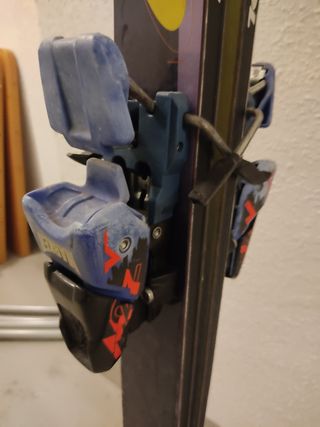 Esquís Rossignol CS4 con bastones