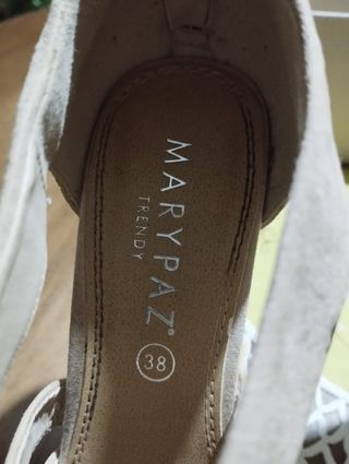 Zapatos de plataforma y tacón 8 euros