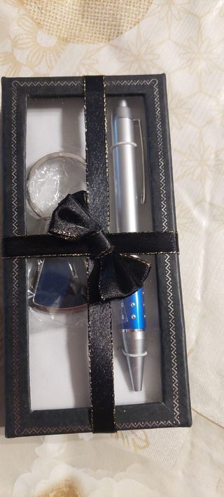 Set portachiavi + penna