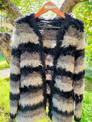 Chaquetón de piel marca DKNY