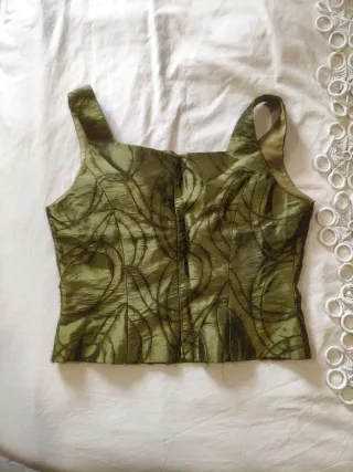 Top seda salvaje verde seco fiesta