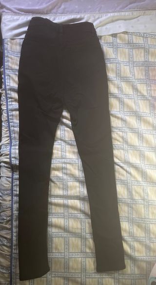 pantalon negro skinny