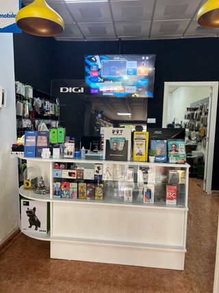 TRASPASO TIENDA DE ACCESORIOS MÓVILES 