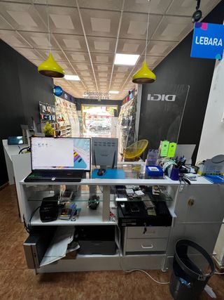 TRASPASO TIENDA DE ACCESORIOS MÓVILES 