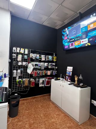 TRASPASO TIENDA DE ACCESORIOS MÓVILES 