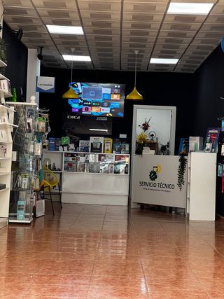 TRASPASO TIENDA DE ACCESORIOS MÓVILES 