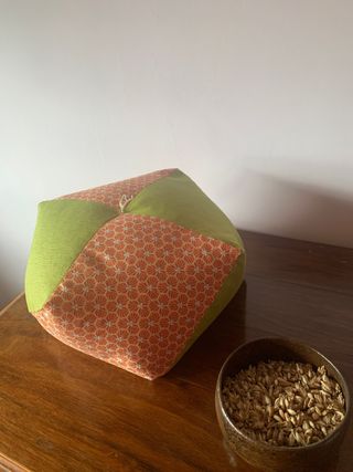 cuscini ottagonali da meditazione o decorazione