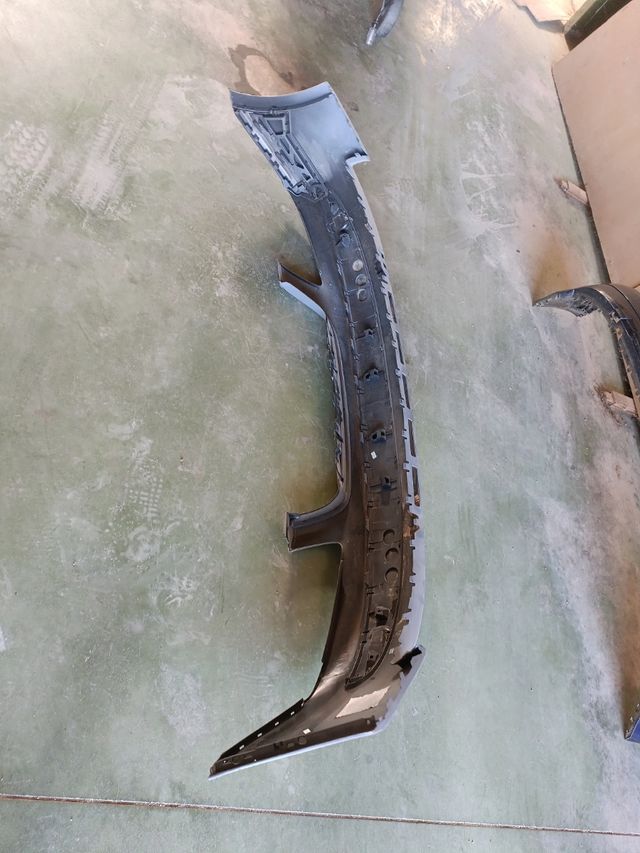 Parachoque delantero VW Touran 1