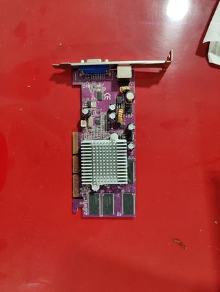 Tarjeta gráfica retro Nvidia GeForce FX 5200 agp