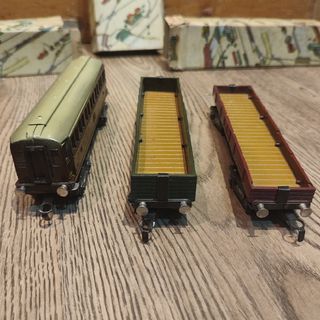 LOTE DE VAGONES DE TREN PAYA