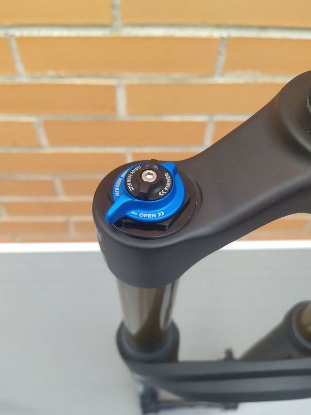 2023 29" E-Bike FOX34 Kashima 140mm. Horquilla.