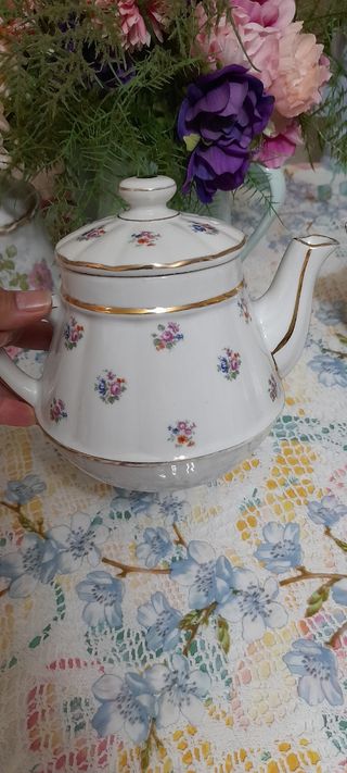 Antigua tetera de porcelana francesa, grande