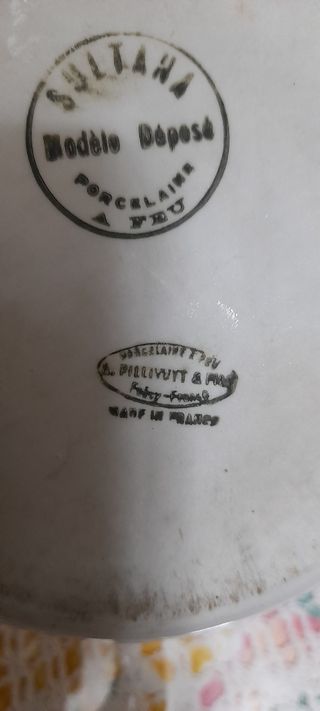 Antigua tetera de porcelana francesa, grande