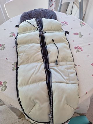 Dos Sacos Fuli&C para sillas de bebé.