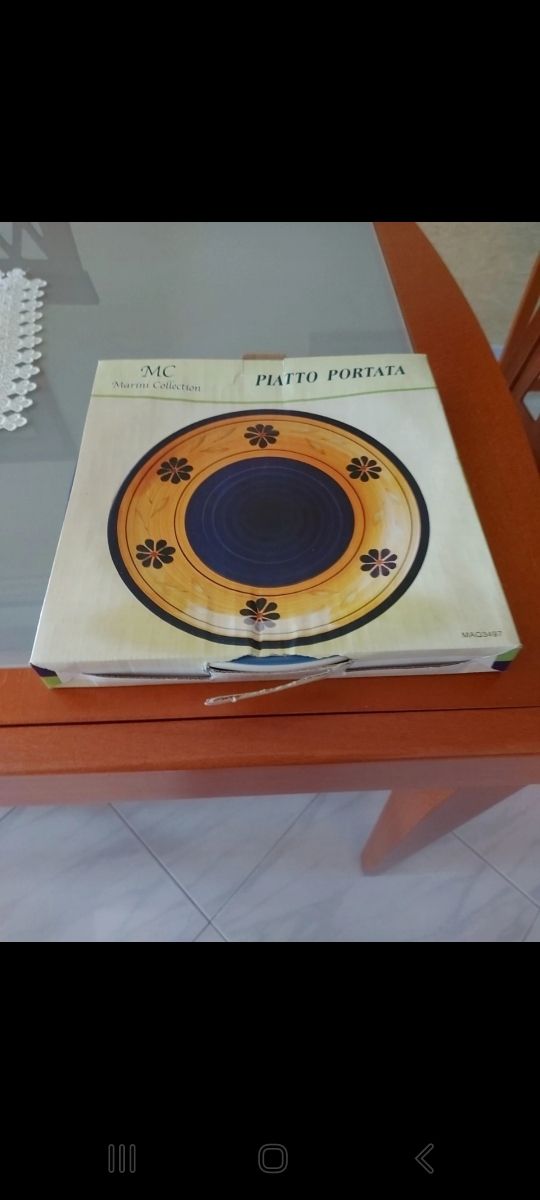 Piatto da portata in ceramica