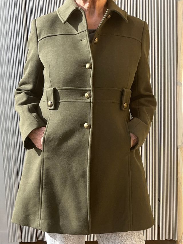 Abrigo verde militar mujer