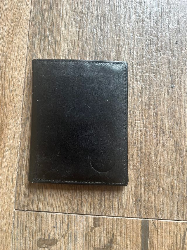 cartera piel marron oscura