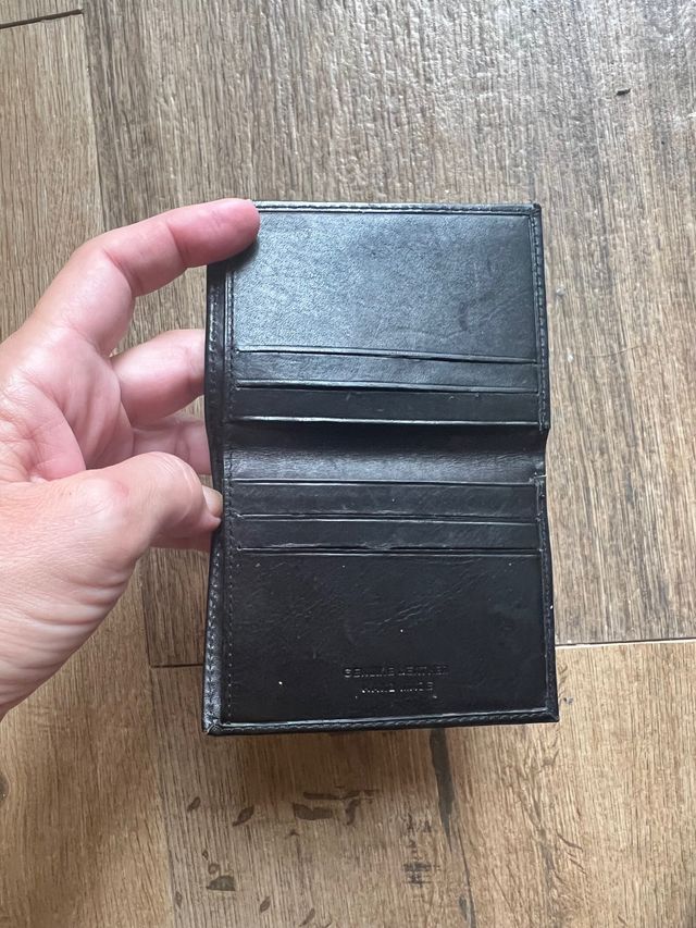 cartera piel marron oscura