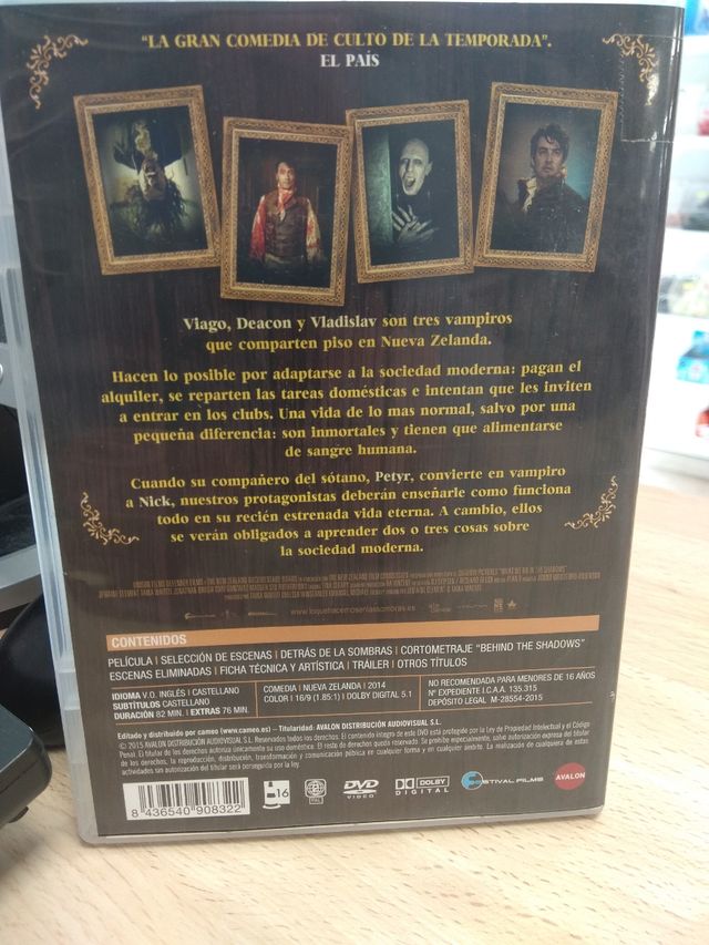 LO QUE HACEMOS EN LAS SOMBRAS DVD ESPAÑOL 🇪🇸