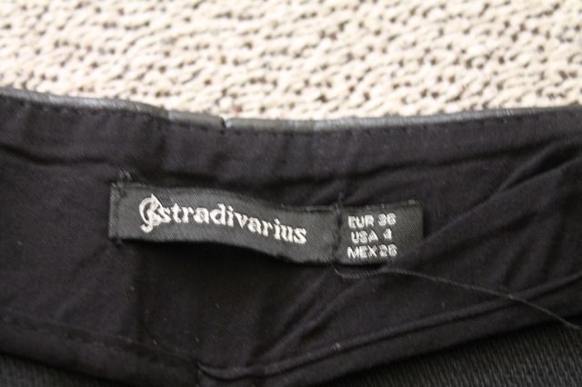 Falda efecto piel con cremallera