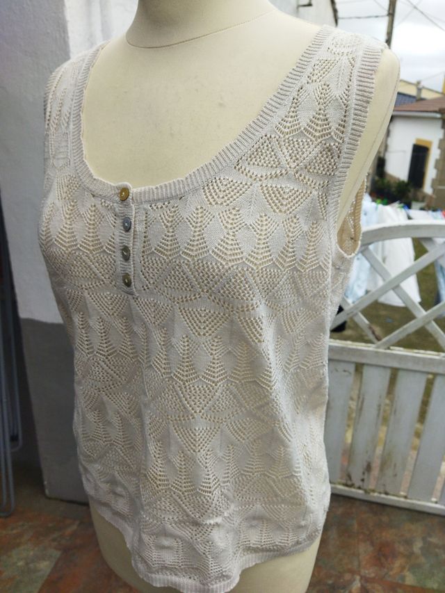 Top beige de encaje Mango talla L