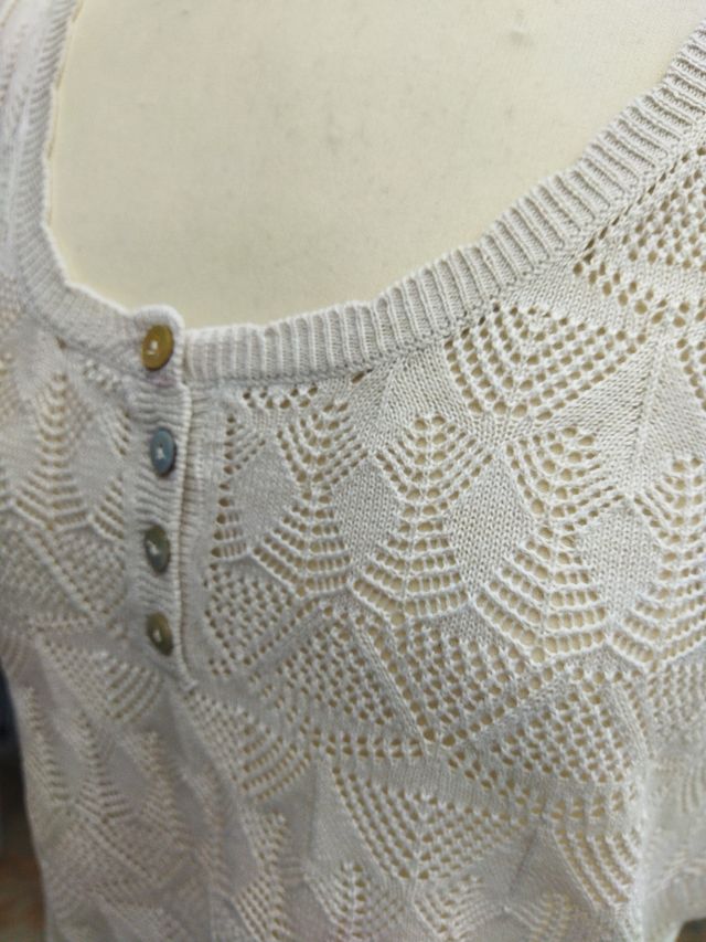 Top beige de encaje Mango talla L