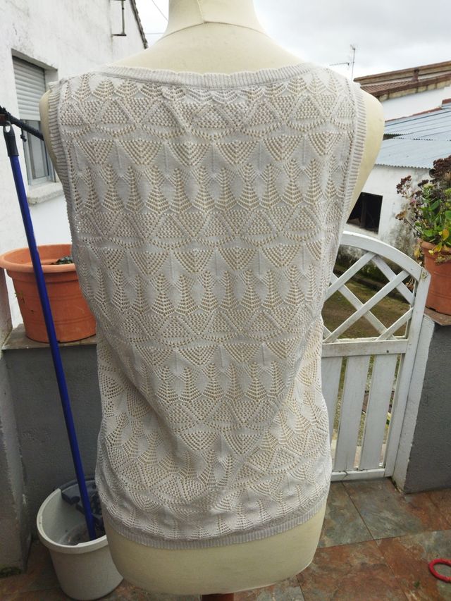 Top beige de encaje Mango talla L