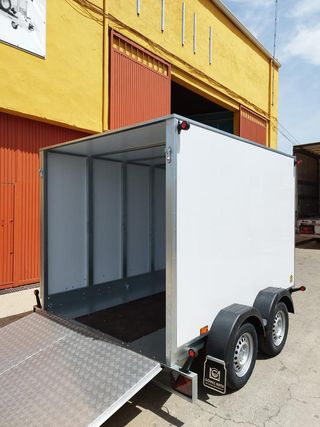 Remolque caja cerrada 250x185x180 techo fijo