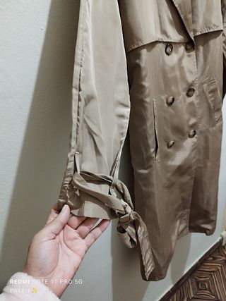 Gabardina beige ligera tela satinada