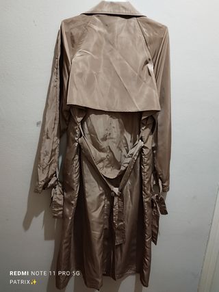 Gabardina beige ligera tela satinada