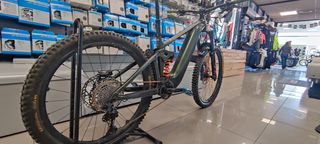 Giant reign e+ 2022 talla M. Bateria 800w