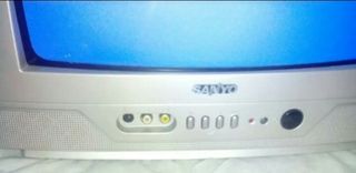 TV SANYO COLOR + MANDO Y ANTENA