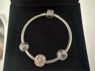 Pulsera pandora + 3 charms