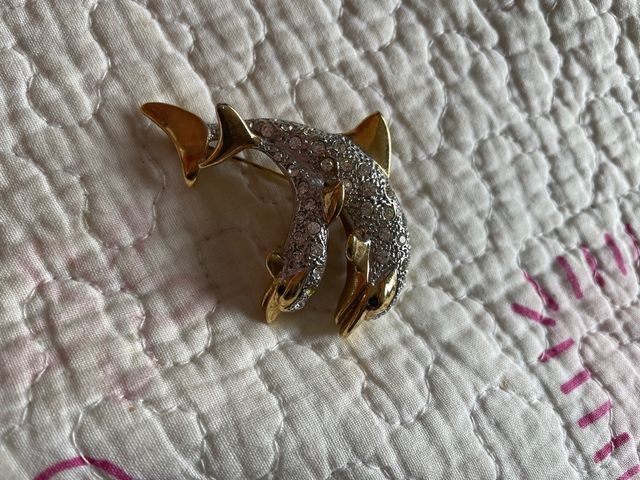 broche delfines