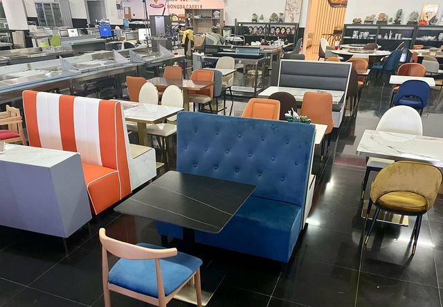 Mesas de hostelería diversas