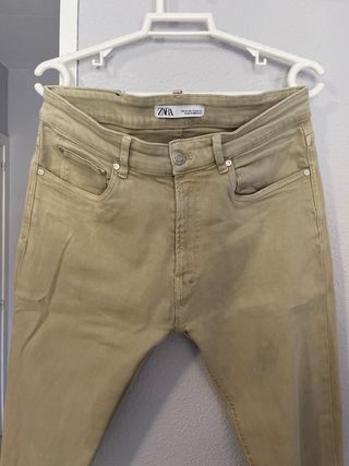 Pantalón vaquero beige skinny