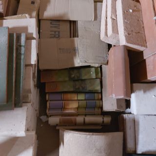 Baldosas de suelo y azulejos de diferentes tipos 