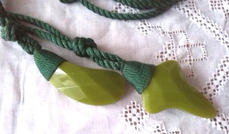 Collar verde