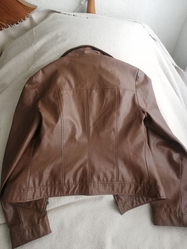 Cazadora polipiel marrón