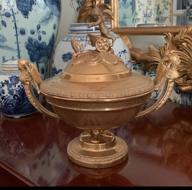 Centro tavola porcellana dorata