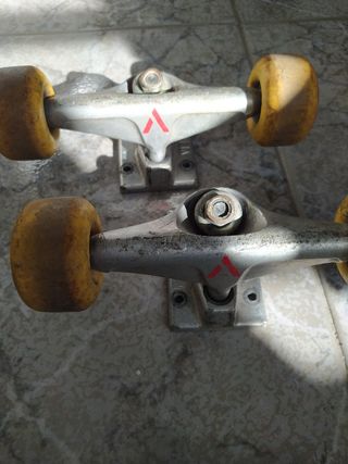 Ejes skate Venture