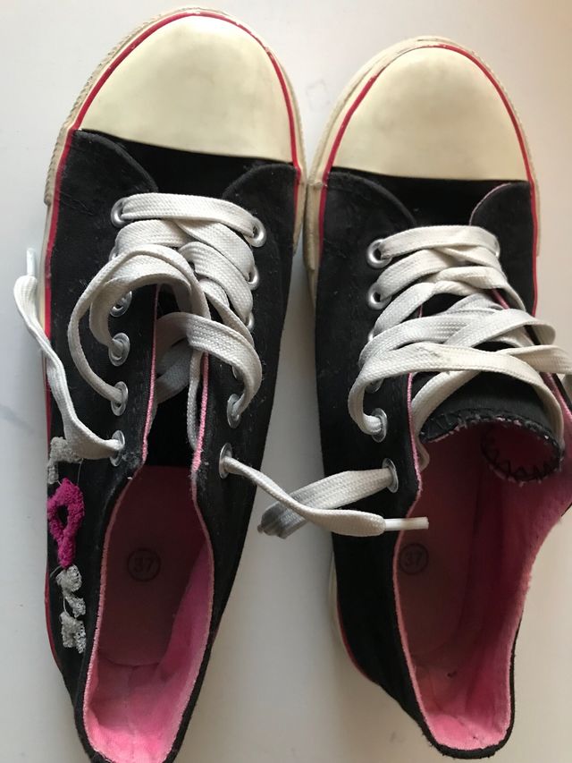 Zapatillas negras de cordones