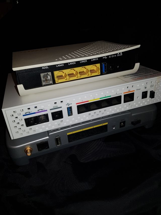 Routers (3 unidades)