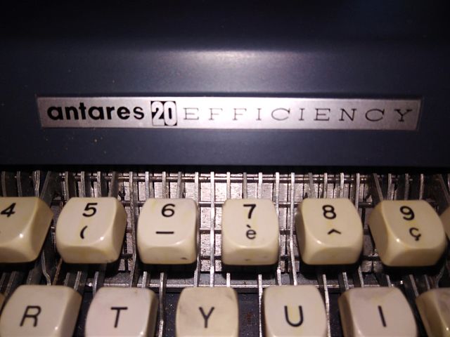 Macchina da scrivere