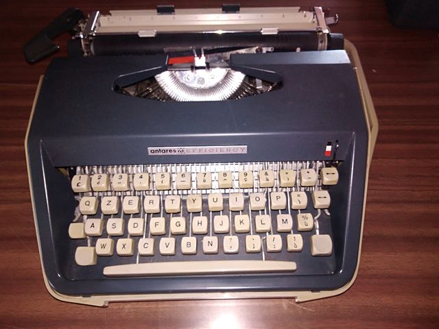 Macchina da scrivere