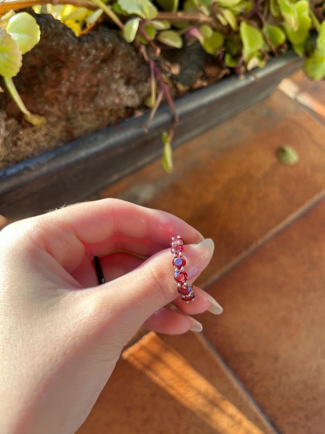 Alianza de plata y moissanita roja 0,5 Ct