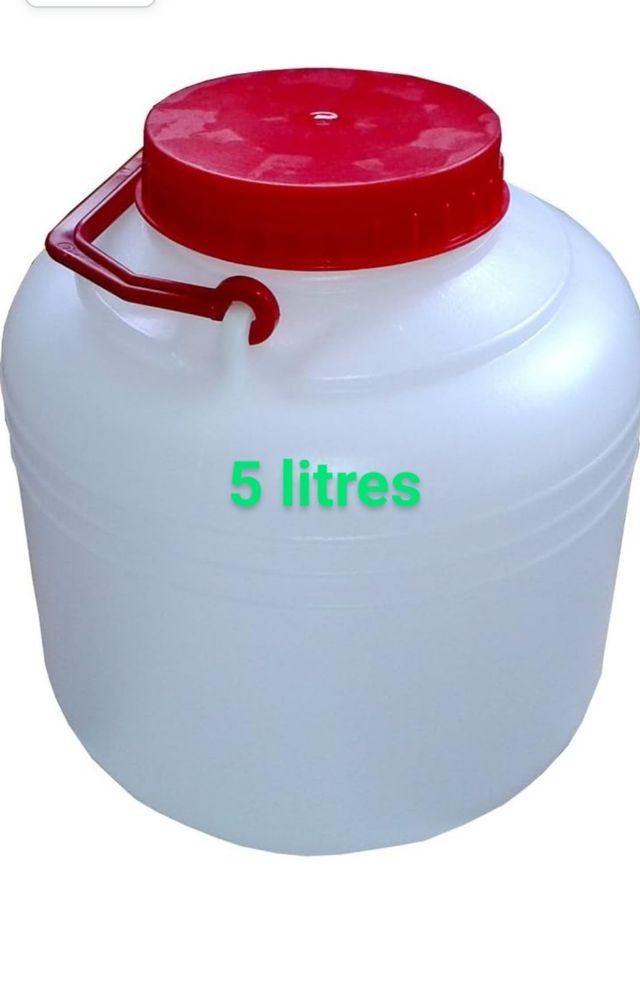 BOTES PLASTICO vendo en persona.