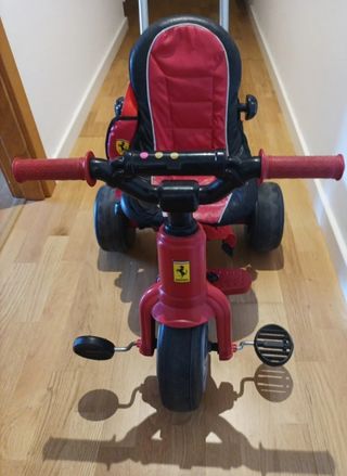 Triciclo feber Ferrari.40 €nuevo costo 100€